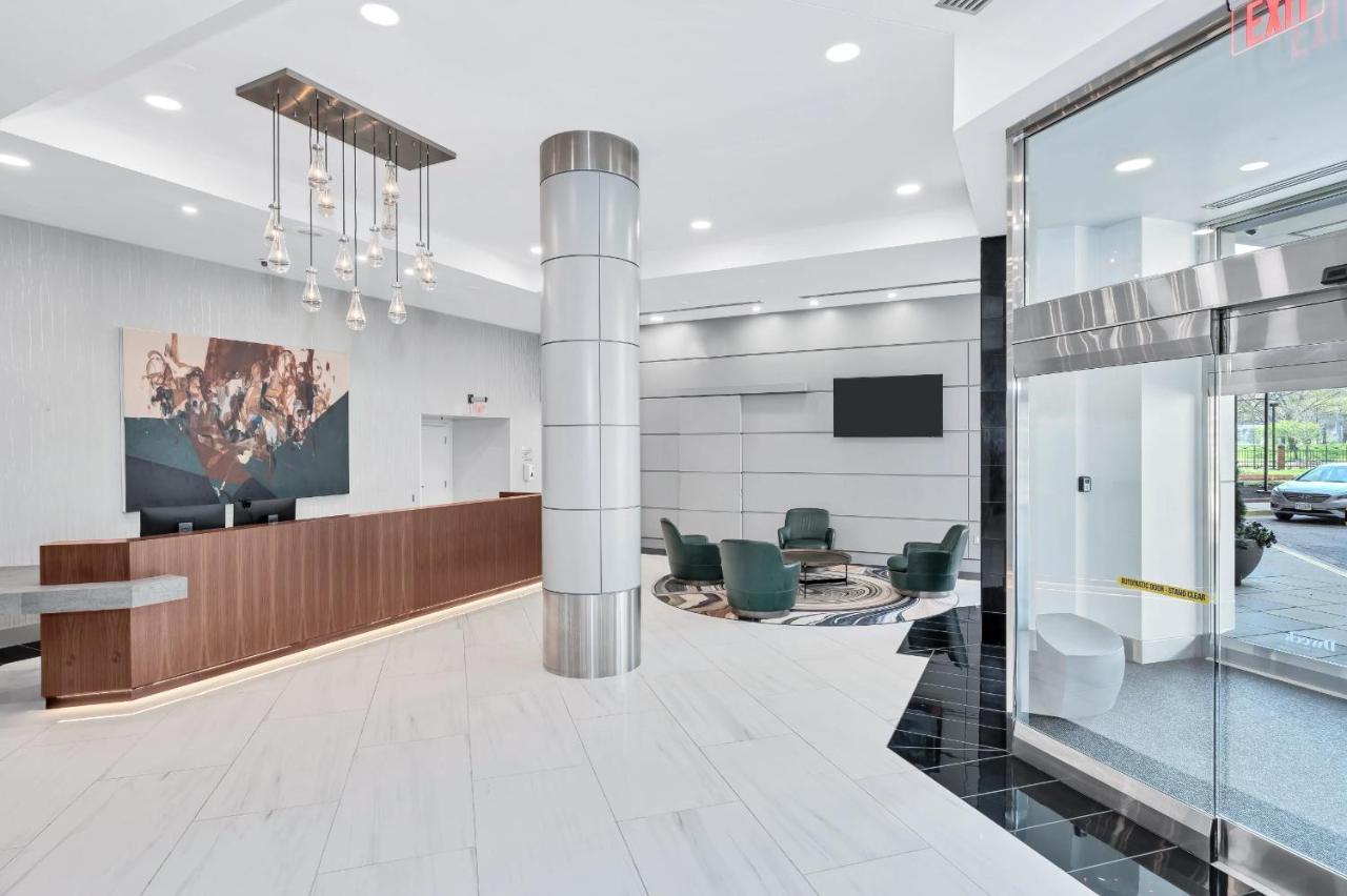 Modern & Charming Apt With Rooftop @Pentagon City Arlington Extérieur photo