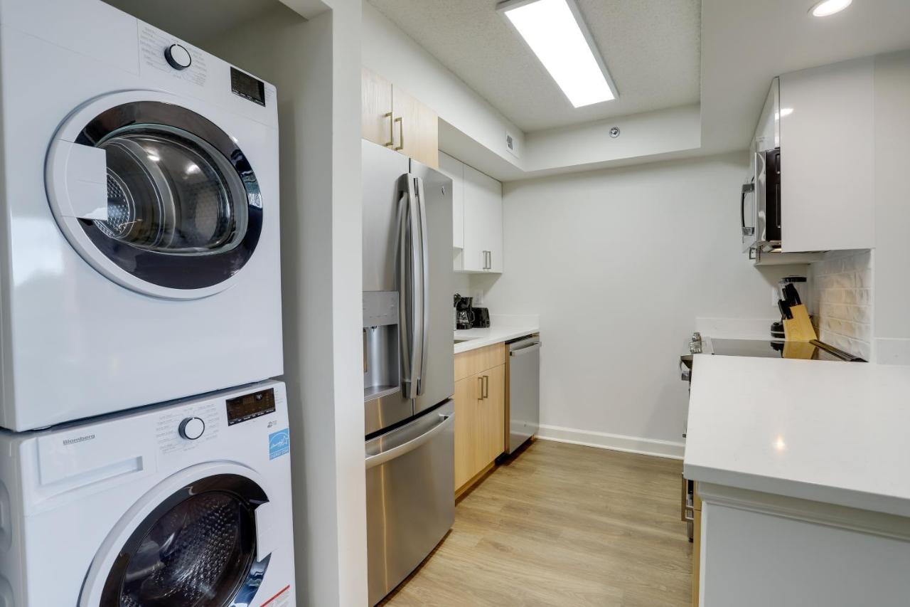 Modern & Charming Apt With Rooftop @Pentagon City Arlington Extérieur photo